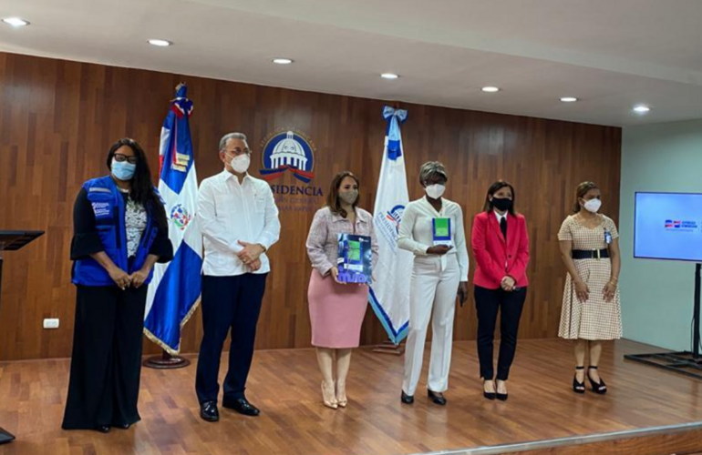 Las autoridades de salud durante acto semana lactancia materna