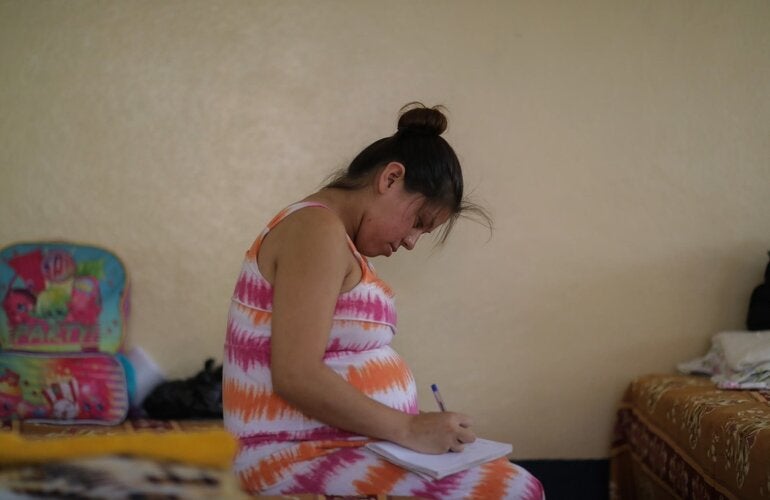 embarazada-en-control-de-gestación-Municipio-de-Chiloé-Chile