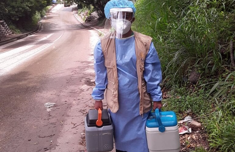 enfermera-vacunadora