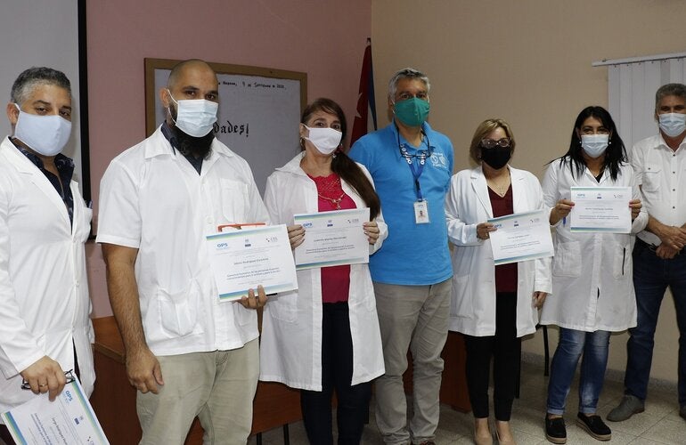 Participantes con certificados del curso