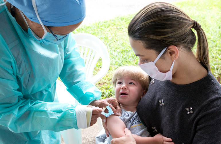 vacinação bebê sarampo pólio