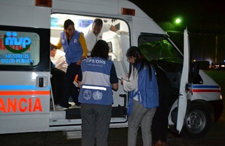 Personal de OPS durante la asistencia humanitaria