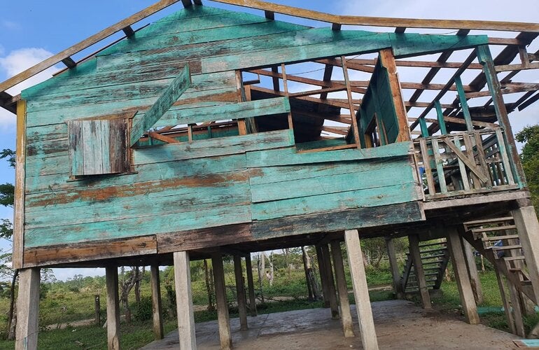 Establecimiento de salud dañado por tormentas Eta e Iota