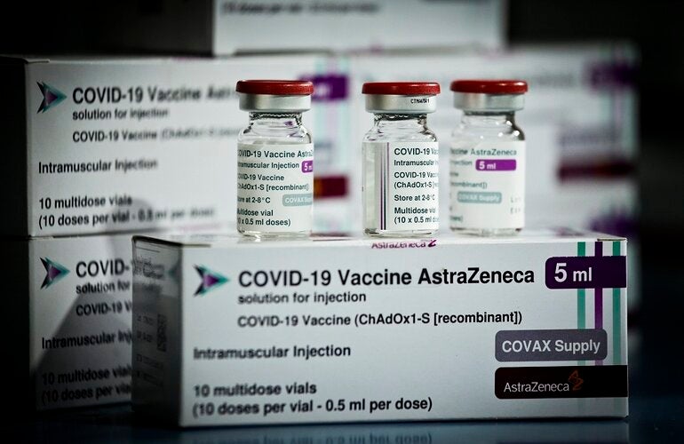 Vacina da AstraZeneca/Oxford enviada via Mecanismo COVAX