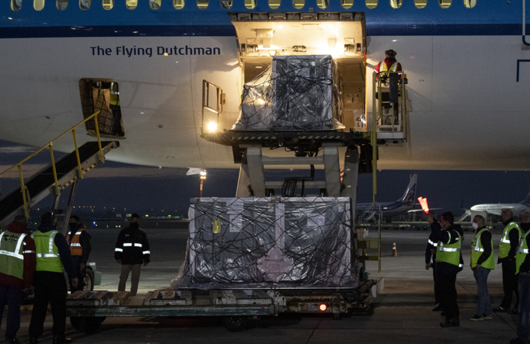 Argentina recibe tercera entrega de vacunas adquiridas mediante el Mecanismo COVAX