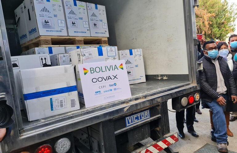 Llegada de dosis de vacuna COVID-19 a Bolivia