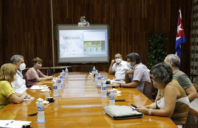 Participantes en intercambio sobre candidatos vacunales cubanos