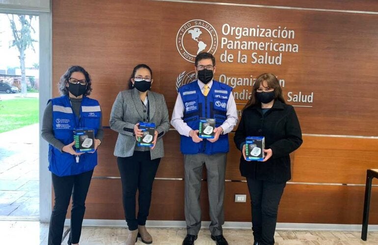 Representante OPS Perú donación