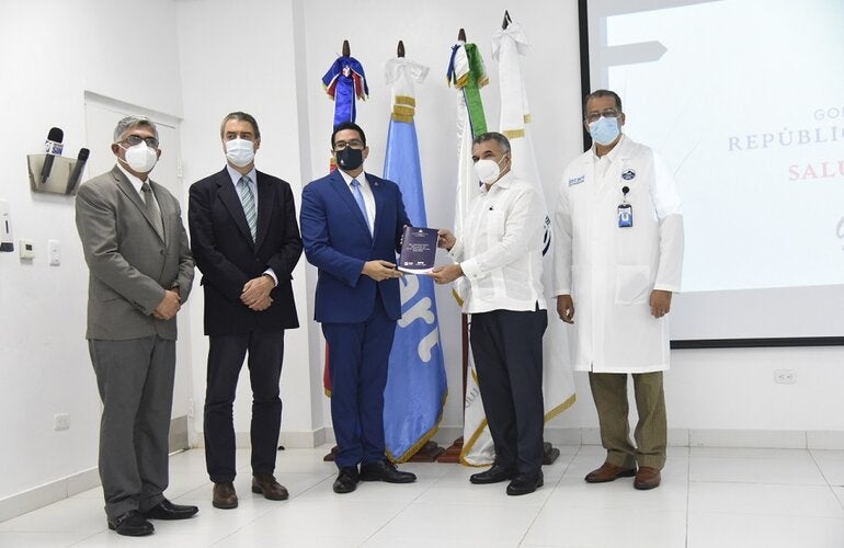 Autoridades durante lanzamiento del Plan Nacional de Eliminación del Cáncer de Cuello Uterino 2020-2030