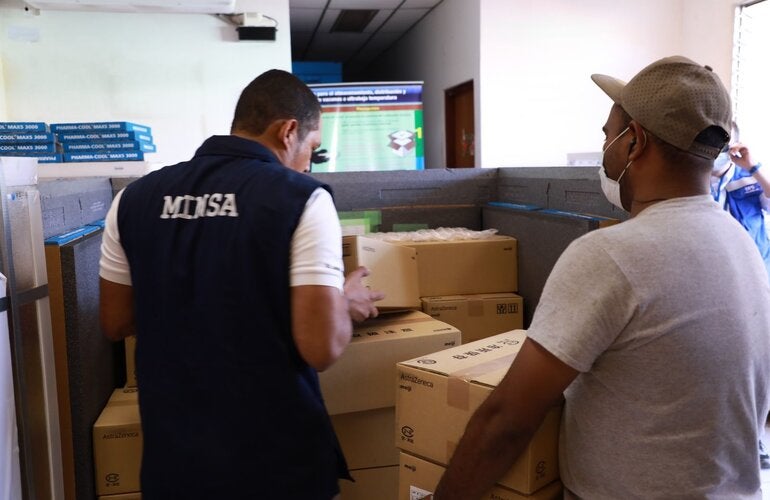 Nicaragua recibe 502,550 dosis de vacunas AstraZeneca donadas por Japón