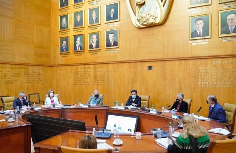 Representantes del IMSS y la OPS