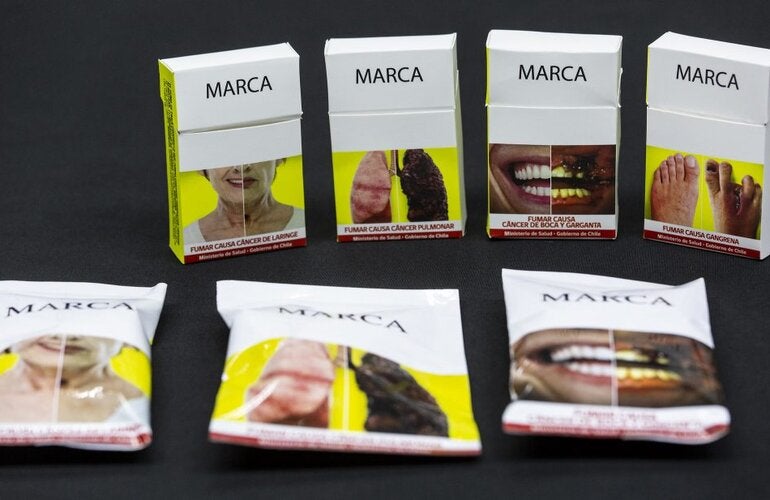 cuatro imágenes que apuntan a desincentivar el consumo, principalmente en jóvenes