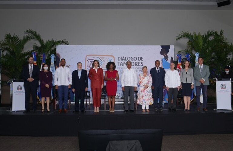 Representantes de distintos sectores durante participación en Diálogo de Alto Nivel