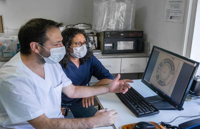 profesionales del Instituto Malbrán Argentina