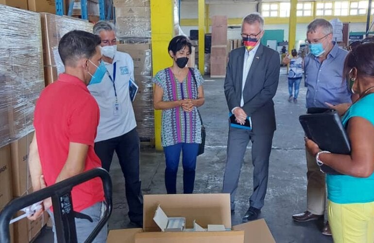 Funcionarios de Embajada de Alemania en Cuba, Oficina de OPS/OMS y MINSAP en visita a ENSUME