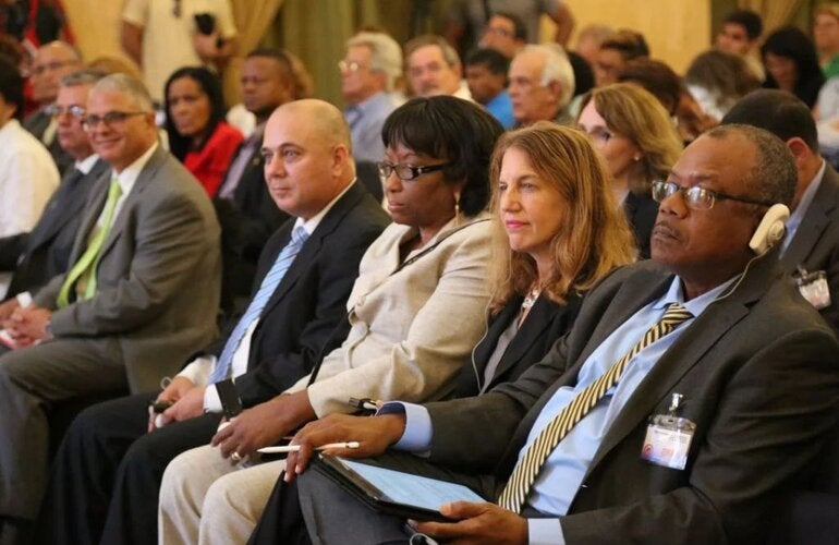 From right to left: John Boyce, Minister of Health of Barbados; Sylvia Mathews Burwell, U.S. Secretary of Health and Human Services; Carissa F. Etienne, PAHO/WHO Director; Roberto Morales Ojeda, Minister of Public Health of Cuba; and Cristian Morales, PAHO/WHO Representative in Cuba. (Photo: PAHO/WHO, S. Oliel, Havana, Cuba.)