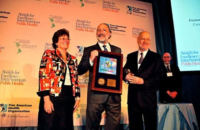 sendra receives award