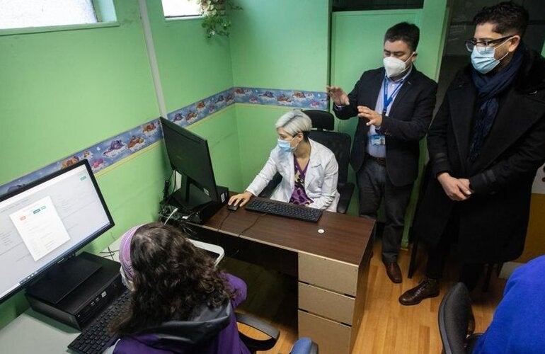 Teletriage es una estrategia y un sistema de gestión y priorización remota de la demanda basada en riesgo y necesidades de salud que se apoya en un software de uso libre.