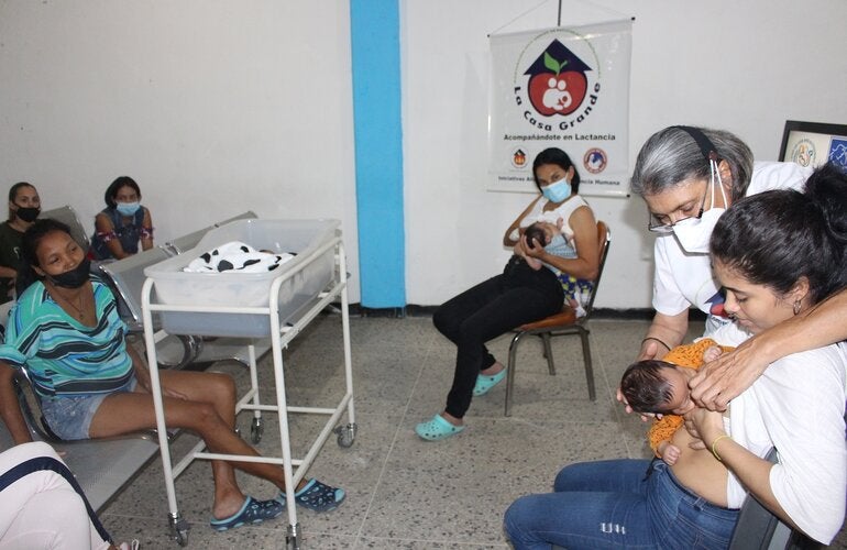 Clínica abierta de lactancia materna en Materno Infantil del Este, Petare