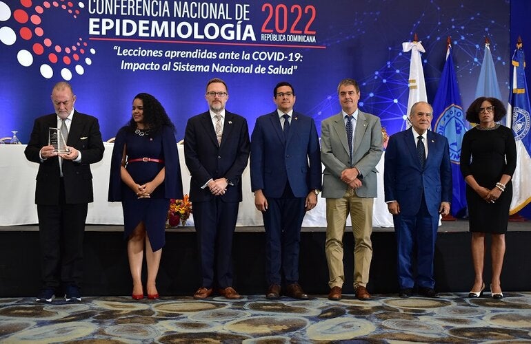 Autoridades durante inauguraciòn de CNE 2022