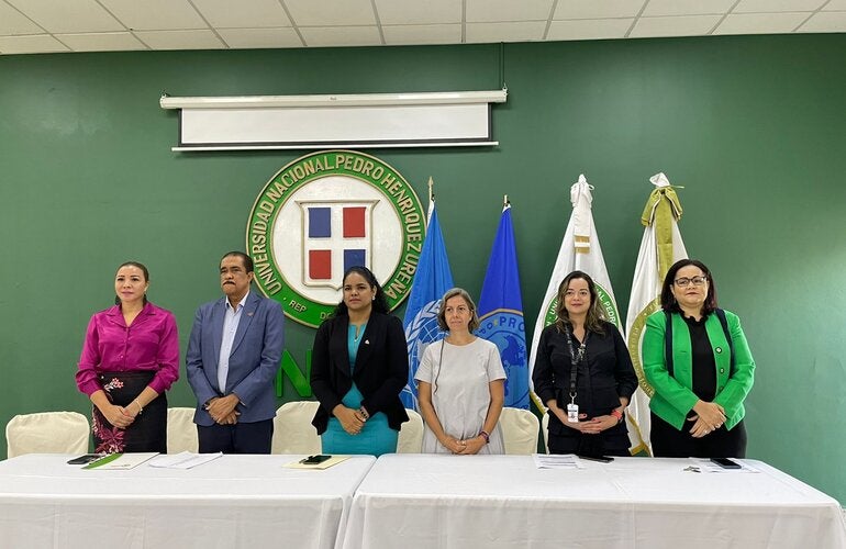 Autoridades de Salud Pùblica y OPS en conmemoraciòn