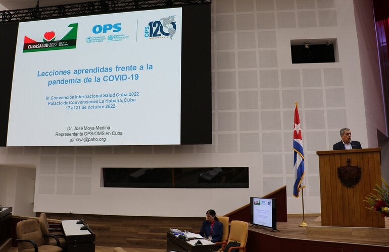 Conferencia "Lecciones aprendidas frente a la COVID-19" en Cuba Salud 2022