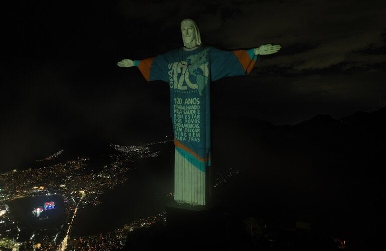Cristo Redentor vestindo a camisa OPAS 120 anos