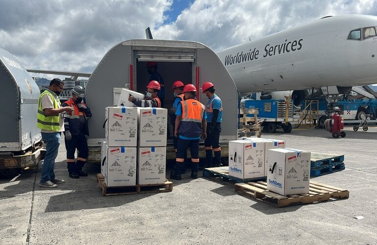 Vacunas Pfizer llegaron a Guatemala