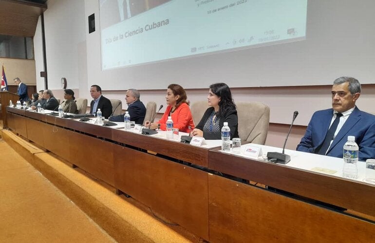 Reconocimiento a OPS por sus aportes a la ciencia cubana durante la pandemia de la COVID-19