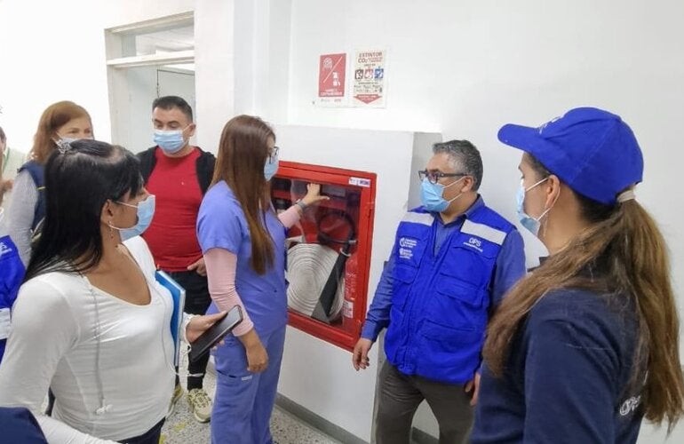 Personal PHE Col Revisando Hospital