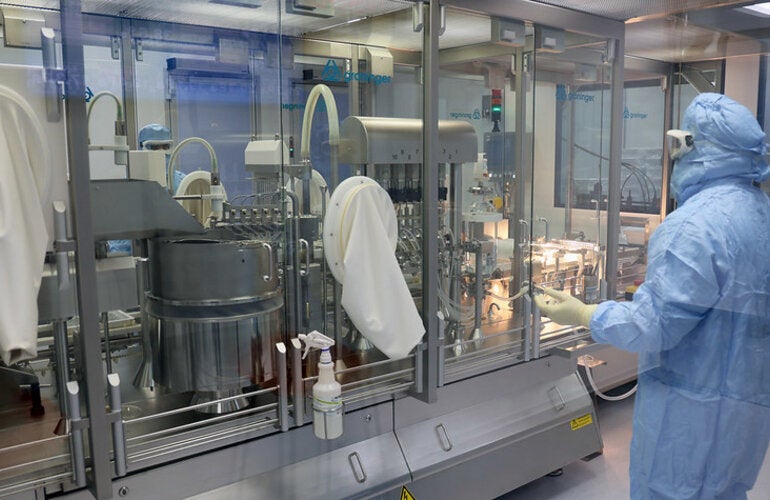 Foto de laboratorio donde se desasrrolla el programa de OPS/OMS de transferencia de tecnología para que Argentina produzca vacunas ARN mensajero