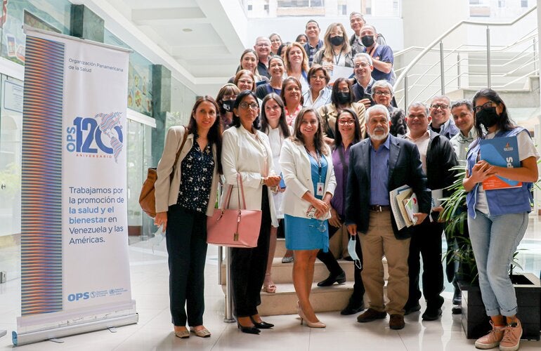 Integrantes de la mesa redonda que organizó la OPS para debatir el tema del parto humanizado