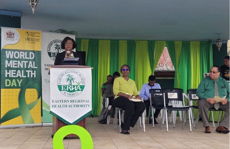 PAHO/WHO Trinidad and Tobago Country Office joined with the Ministry of Health and the Eastern Regional Health Authority to commemorate the annual mental health awareness campaign, Paint De Town Green, at the Rio Claro/Mayaro Regional Corporation Car park