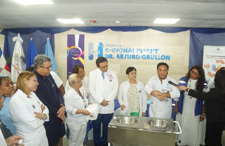 Autoridades durante celebraciòn del dìa.