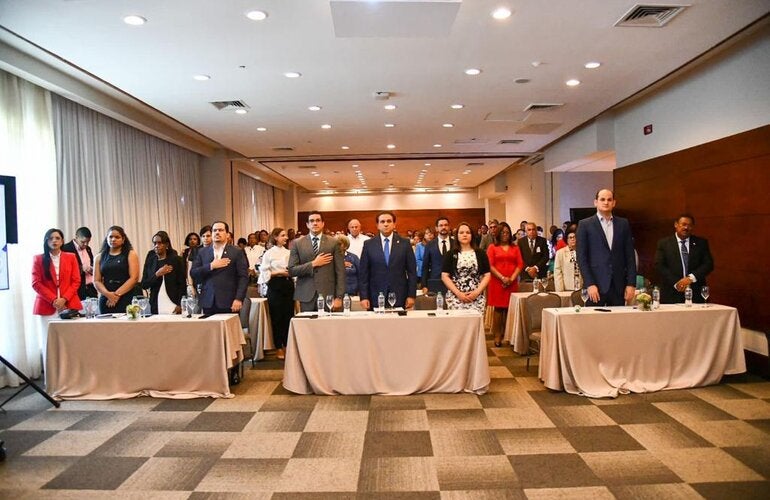 OPS junto a autoridades de Salud conmemoran Día Mundial de la Hipertensión en foro sobre los avances iniciativa HEARTS