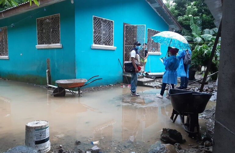 Comunidad luego del paso de una tormenta