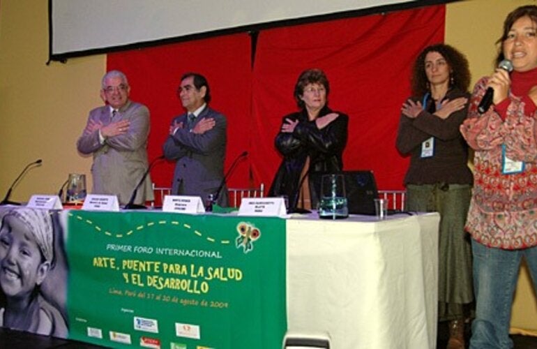 From the left: Dr. Manuel Peña, Dr. Oscar Ugarte Ubilluz, Dr. Mirta Roses Periago, Inés Sanguinetti (Latin American Network of the Arts for Social Change) and Giorgina Santibañez (Bolaroja) at the opening session of the 1st International Forum on "Art, Bridge to Health and Development." (Photos S. Mey-Schmidt - PAHO/WHO)