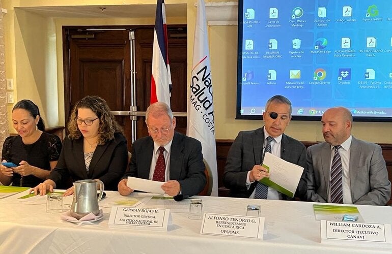 Participantes de la mesa principal