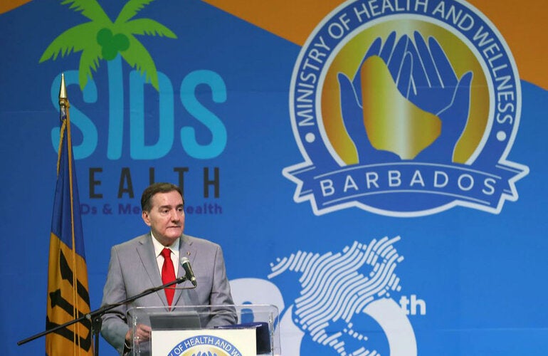El Dr. Jarbas Barbosa, instó a los pequeños Estados insulares en desarrollo (PEID) del Caribe a asegurar el "liderazgo político al más alto nivel" para abordar el problema de las enfermedades no transmisibles (ENT) y la salud mental en esa región.