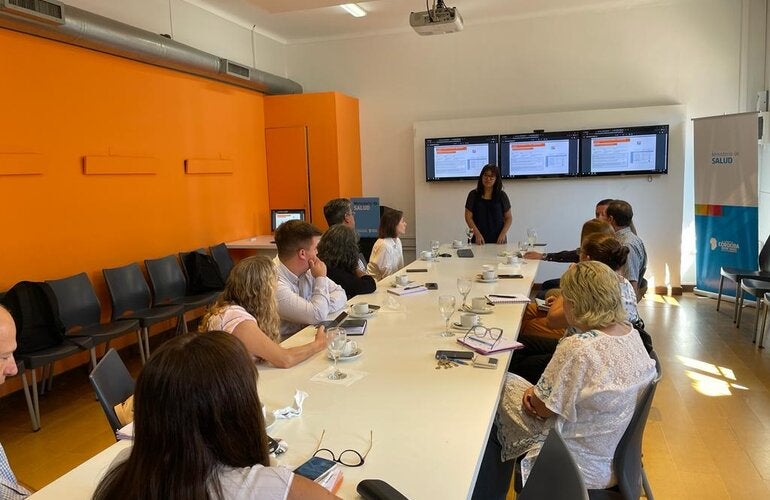 Foto de uno de los momentos de capacitación para el uso de la herramienta VCE