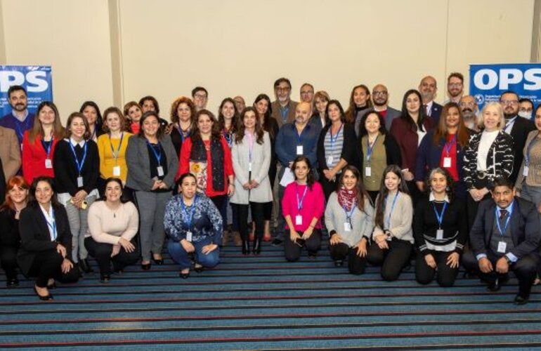 Foto grupal de las delegaciones de los países y de integrantes de OPS