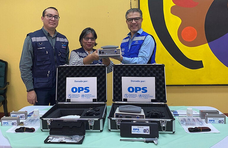 Donación equipo para la leishmaniasis