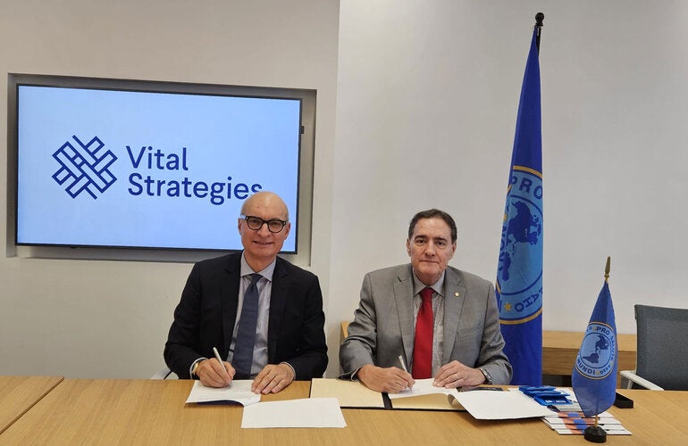 The Pan American Health Organization (PAHO) and Vital Strategies today signed a new partnership agreement to improve the use of data and evidence to address health challenges in the Americas.