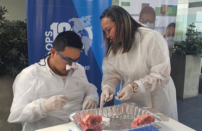 personas practicando CX