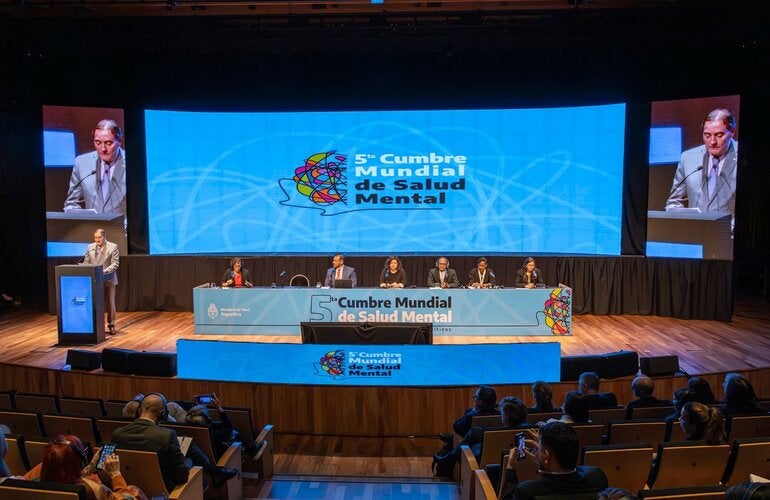 Director de OPS culminó visita en Argentina con eje en producción de vacunas y abordaje comunitario de la salud mental