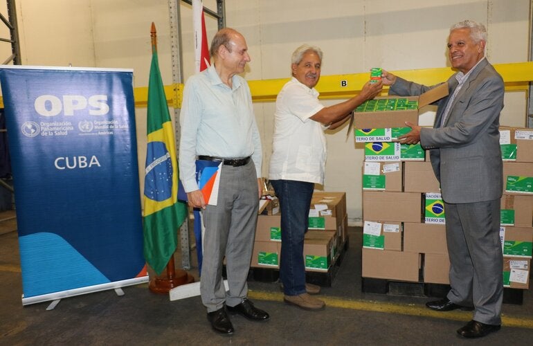 Brasil entrega donación de antirretrovirales a Cuba
