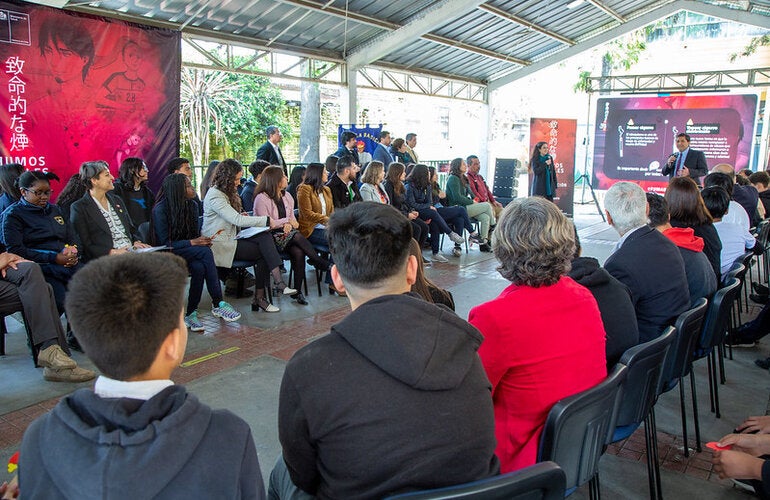 •	Mini serie anime que alerta los riesgos y daños de fumar y vapear