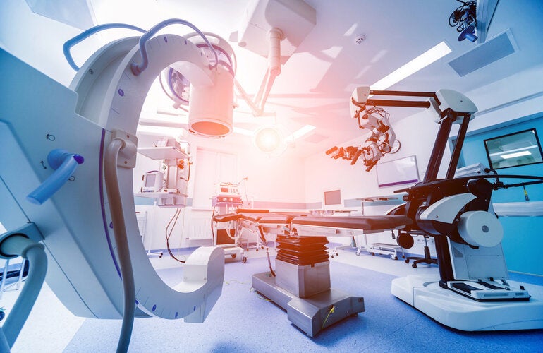 Experiencias globales y regionales durante el seminario sobre dispositivos médicos subestándar y falsificados