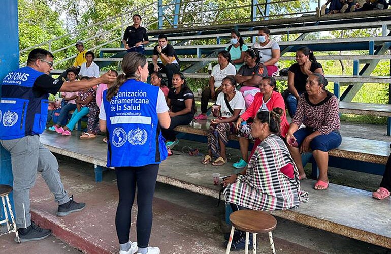 Encuentro entre la OPS y parteras tradicionales en el municipio Autana, estado Amazonas