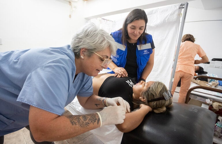 Aplicación de implante subdérmico